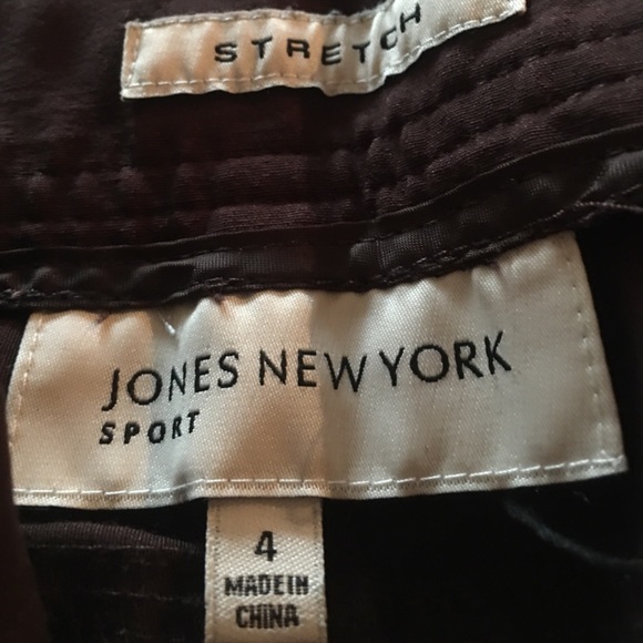 Jones of New York pants, very comfortable and in good shape. Stretch, size 4 - Picture 2 of 3